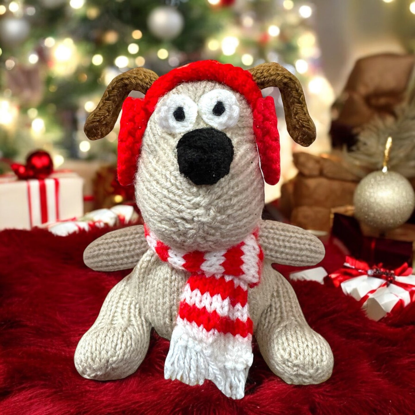 KNITTING PATTERN - Christmas Gromit inspired chocolate orange cover / 15 cms toy