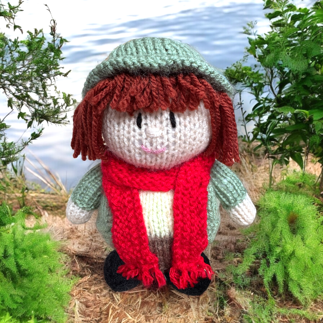 KNITTING PATTERN - Vera the Detective chocolate orange cover / 15 cms toy