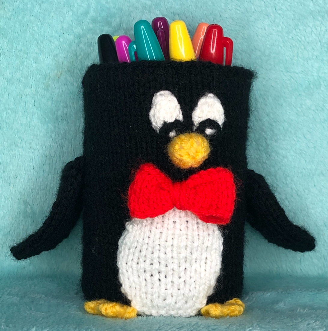 KNITTING PATTERN - Christmas Penguin inspired Holder 15cm tall - fit tin can