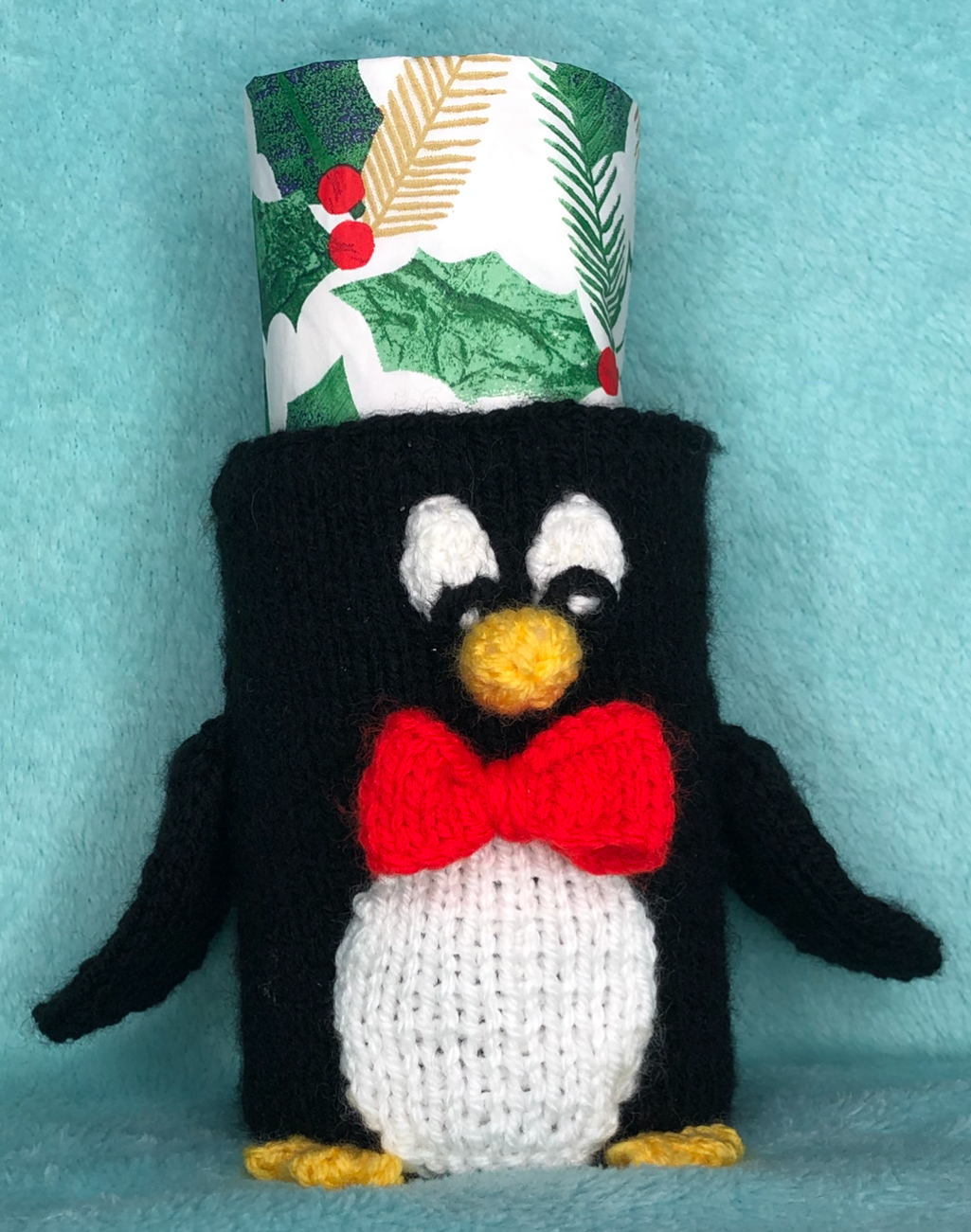 KNITTING PATTERN - Christmas Penguin inspired Holder 15cm tall - fit tin can