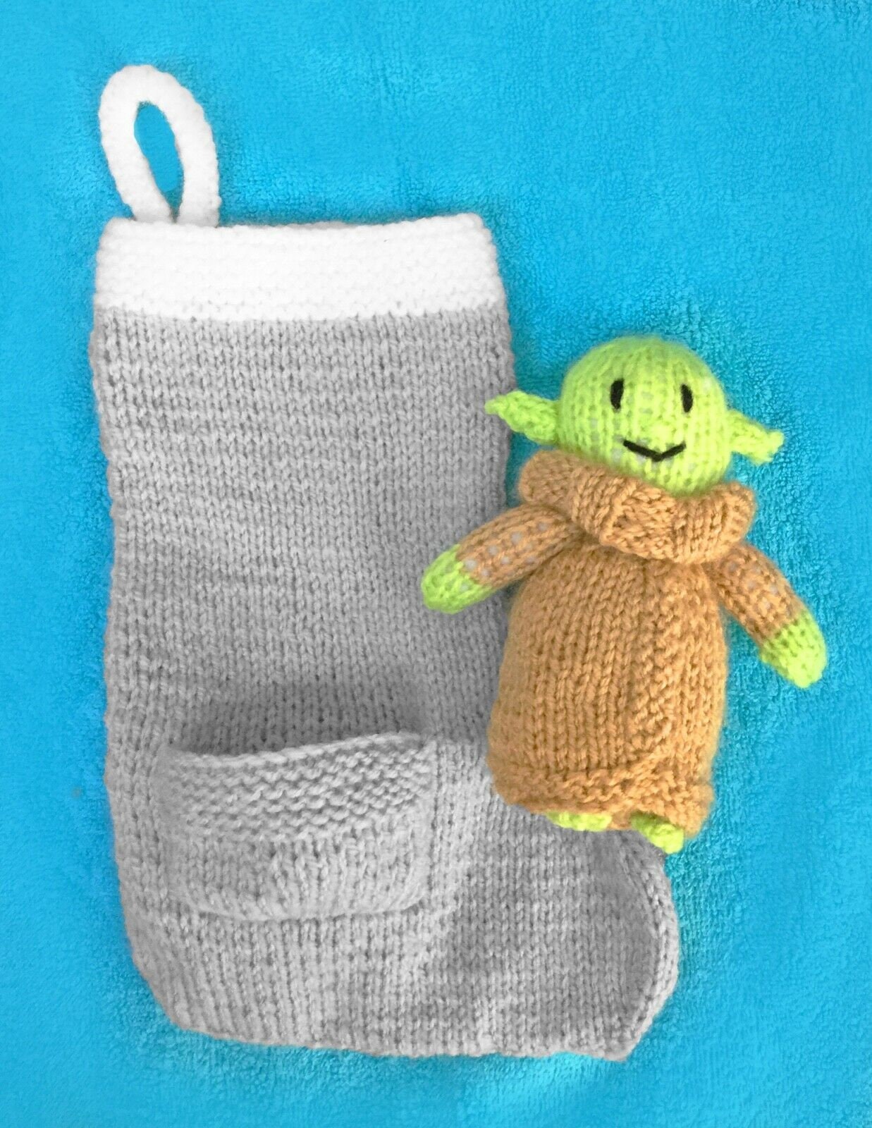 KNITTING PATTERN - Green Alien inspired 20cms Stocking with 8cms toy