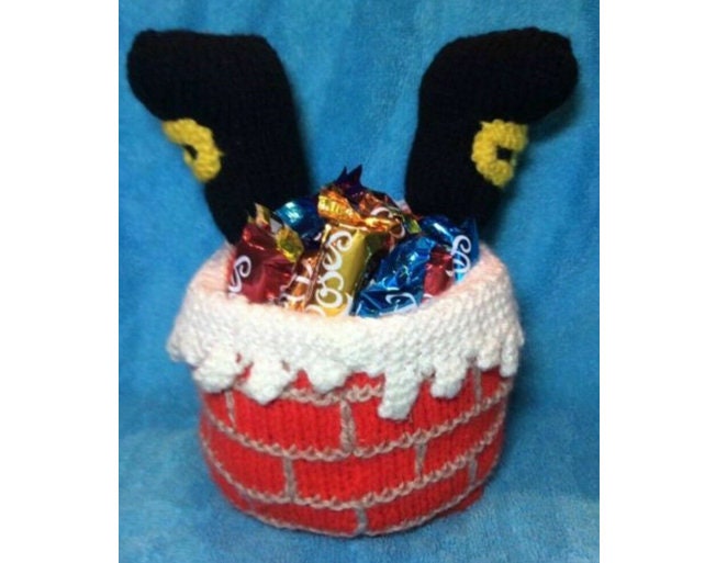 KNITTING PATTERN - Christmas When Santa Got Stuck in the Chimney Sweet Pot