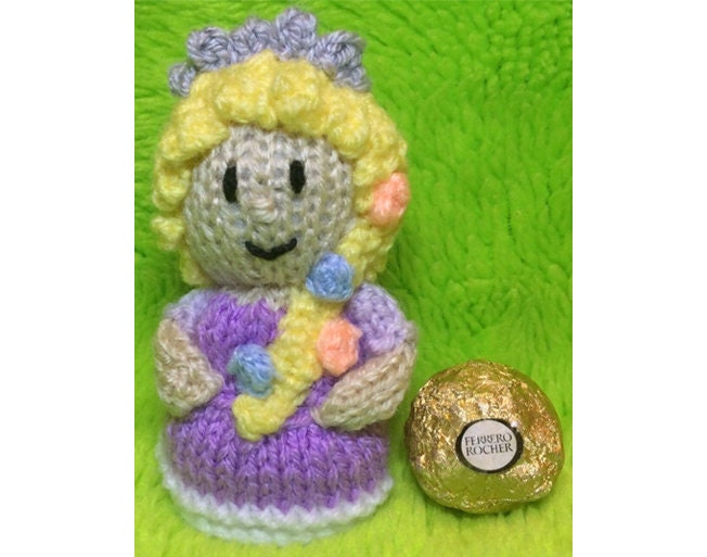 KNITTING PATTERN - Rapunzel inspired chocolate cover fits ferrero rocher