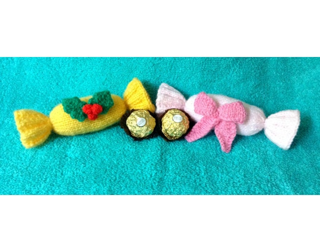 KNITTING PATTERN - Christmas Cracker chocolate cover fits Ferrero Rocher