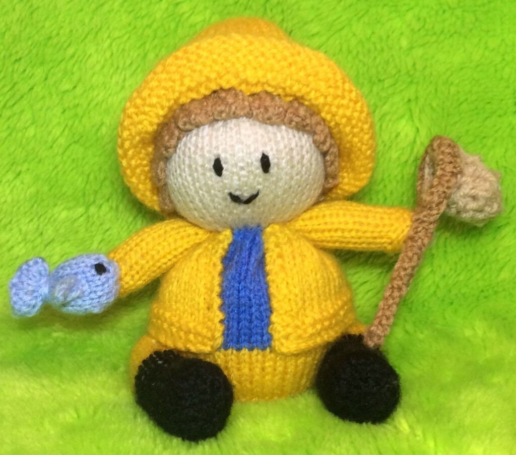 KNITTING PATTERN - Fisherman inspired choc orange cover / 17 cms toy
