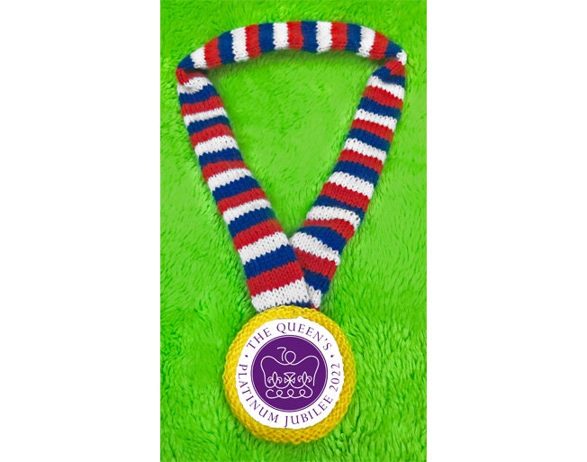 KNITTING PATTERN - Platinum Jubilee Medal Royal Queen necklace ribbon