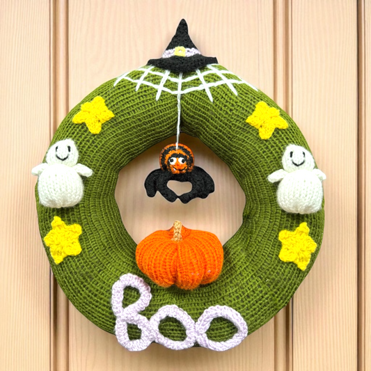 KNITTING PATTERN - Halloween Pumpkin Wreath Hanging Decoration 26 cms