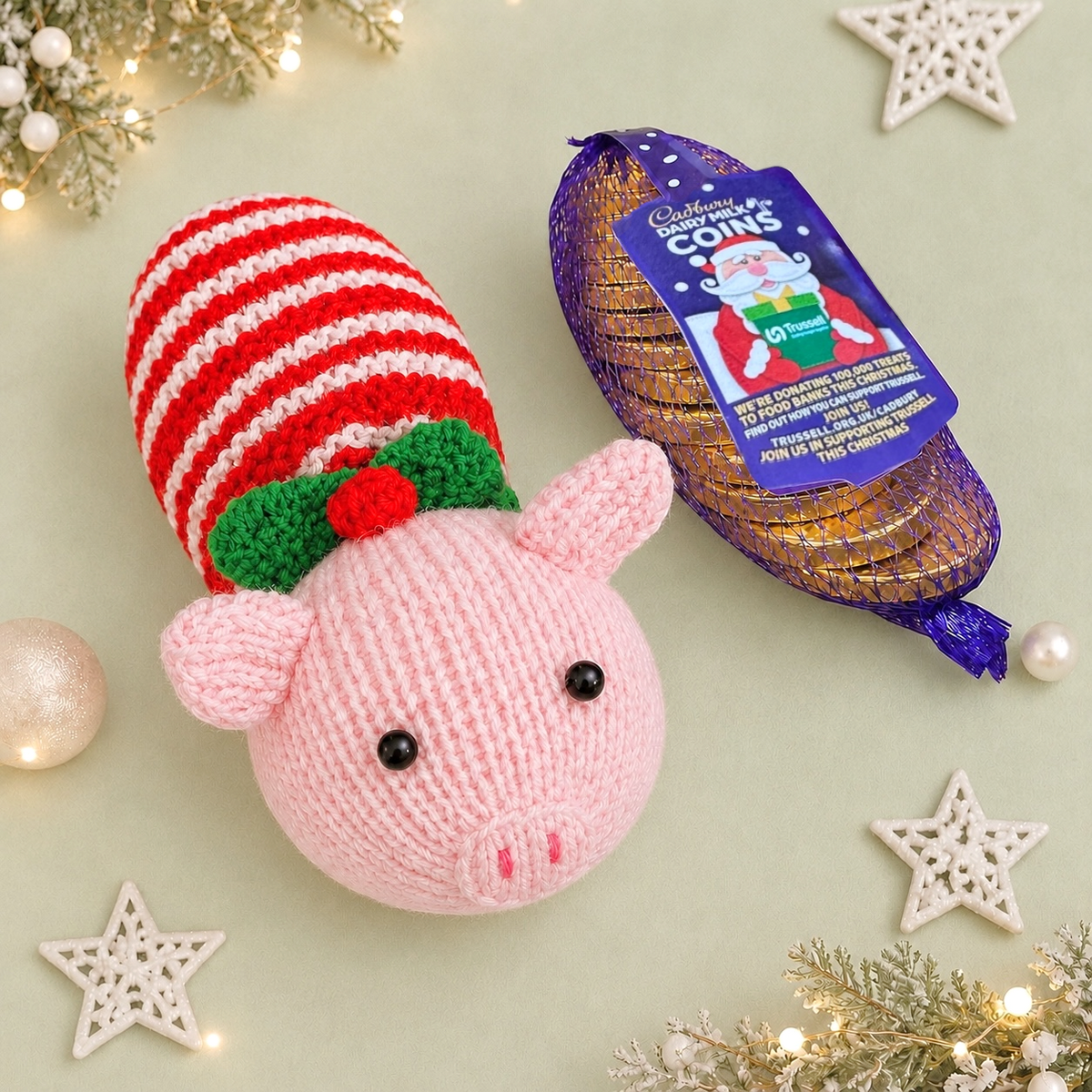 KNITTING PATTERN - Christmas Pig in Blanket Coin / Chocolate Holder 19 cms Gift Bag