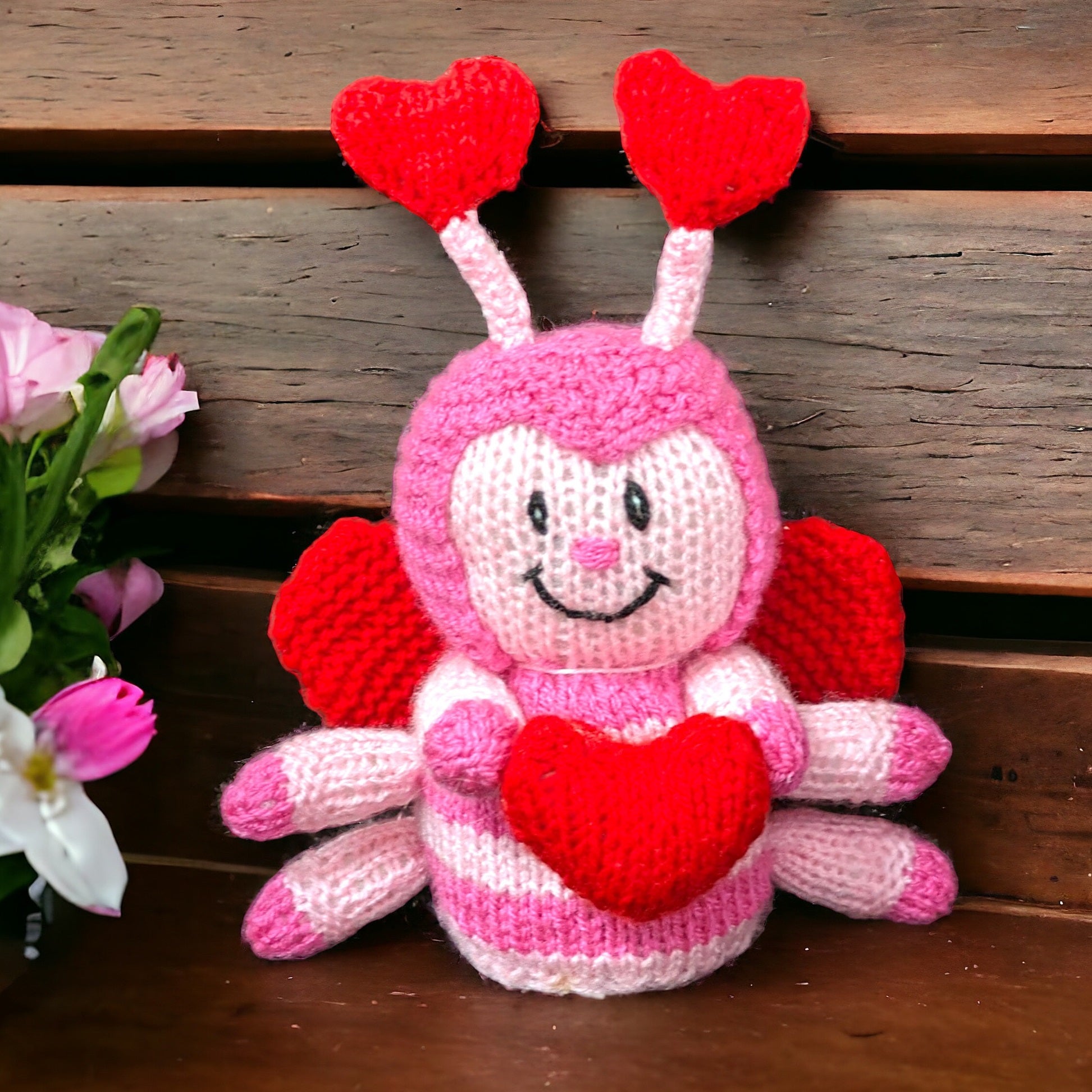 Knijt Insect KNITTING PATTERN - Valentine's Day Love Bug chocolate orange cover / 1 ...