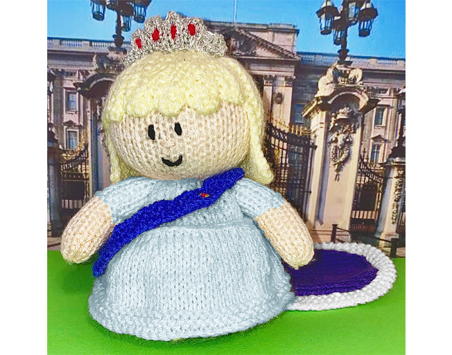 KNITTING PATTERN - Queen Camilla choc orange cover / 15cms Royal Coronation toy