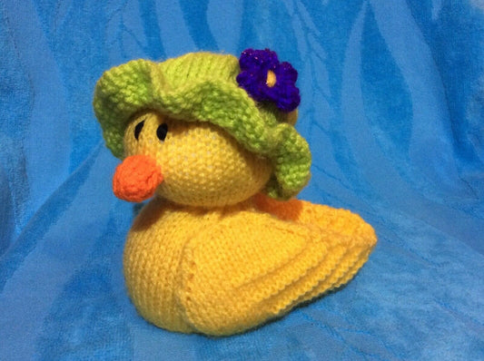 KNITTING PATTERN - Mummy Duck chocolate orange cover / 14 cms Easter toy
