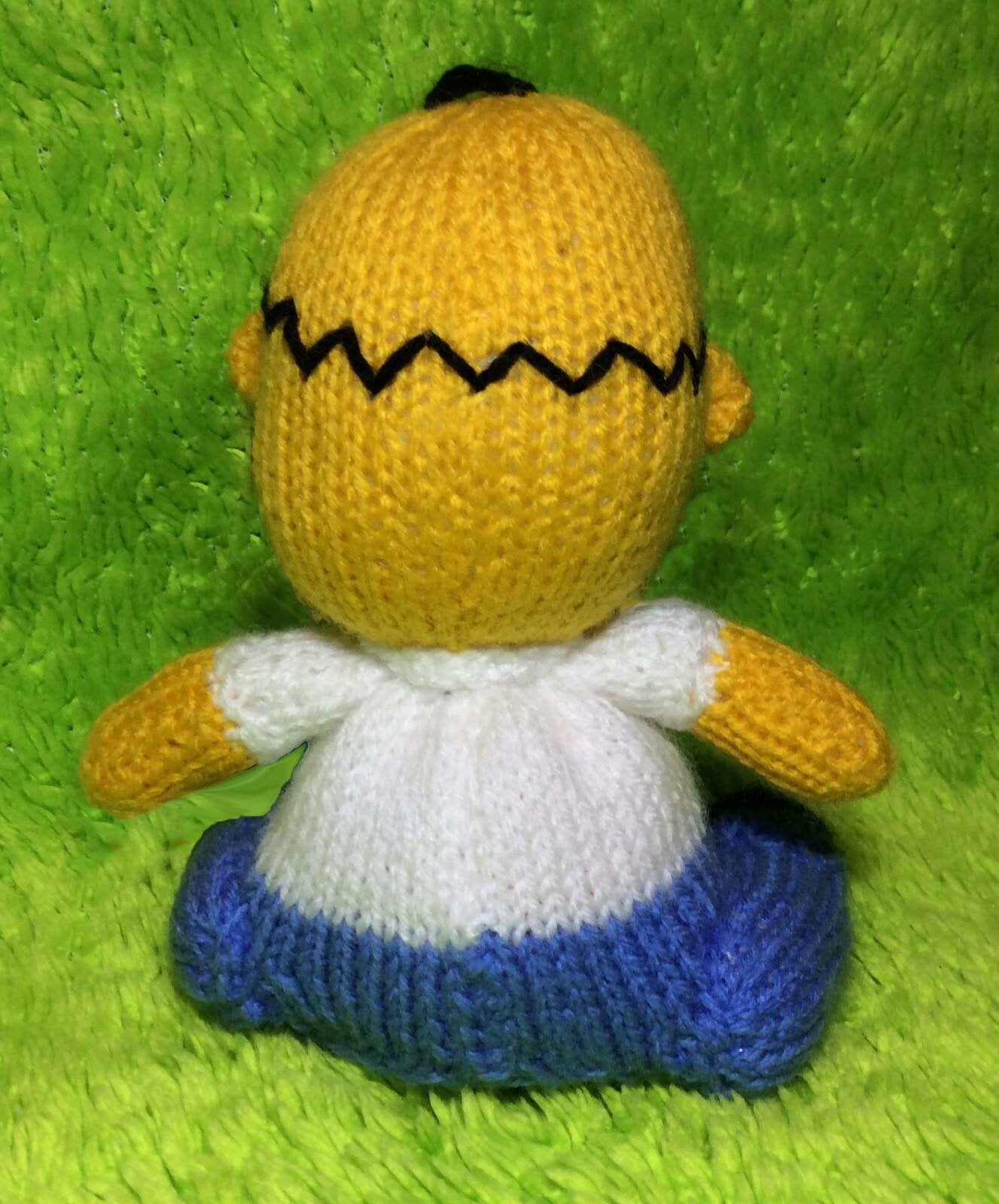 KNITTING PATTERN - Homer Simpson inspired chocolate orange cover / 15 cms toy