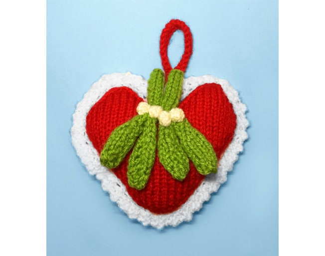 KNITTING PATTERN - Christmas Mistletoe Kisses Heart Tree Decoration - 9 cms tall