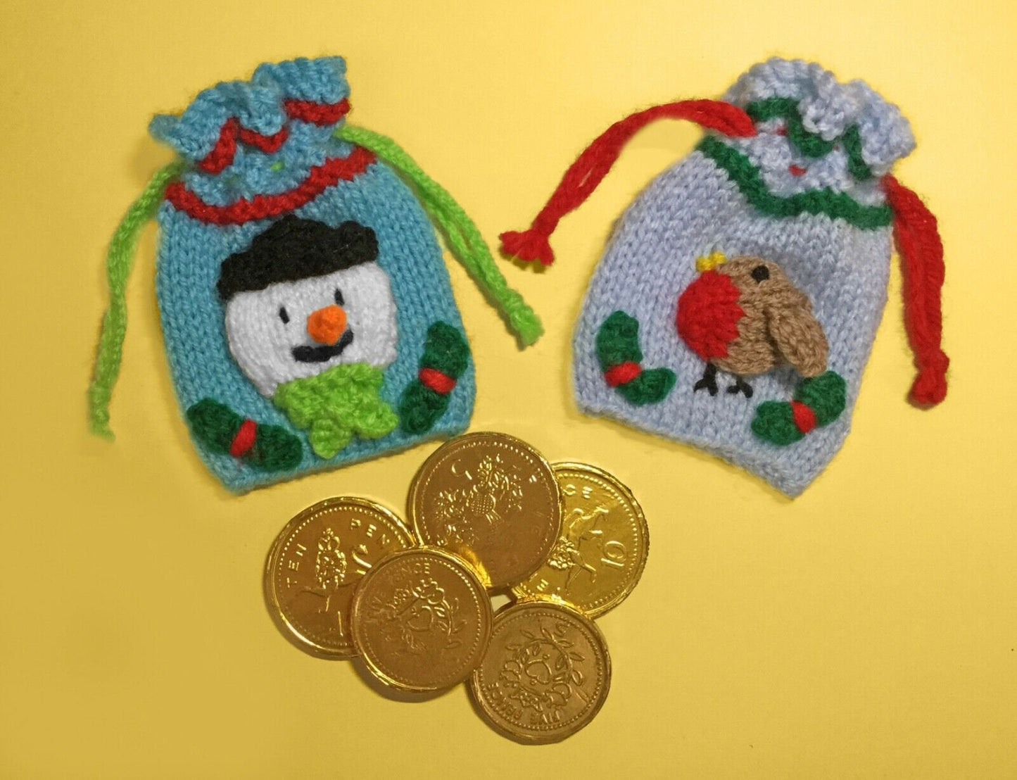 KNITTING PATTERN - Christmas Snowman and Robin scene Drawstring Bag 10cms