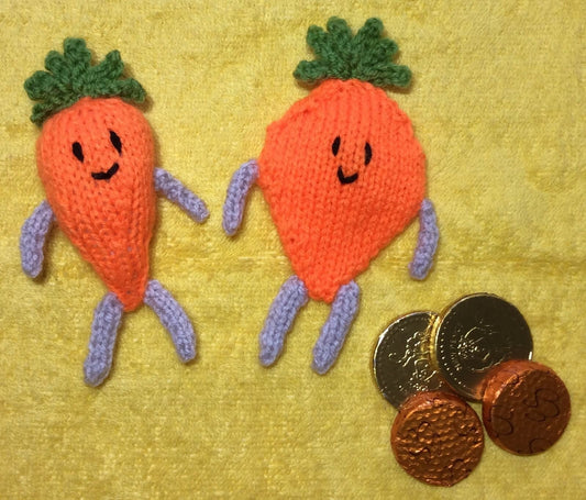 KNITTING PATTERN - Christmas Carrot Gift Bag and Decoration