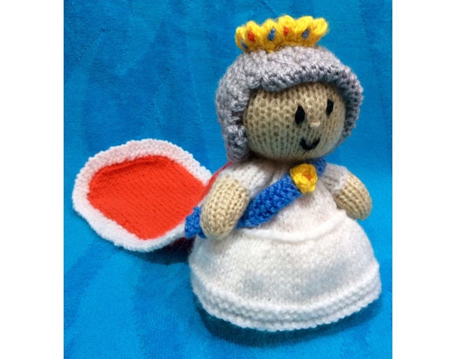 KNITTING PATTERN - Queen orange cover /15cm toy