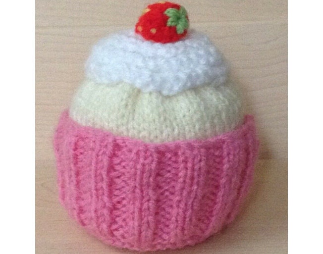 KNITTING PATTERN - Cupcake chocolate orange cover / 9 cms Cake toy