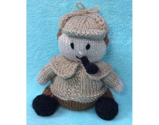 KNITTING PATTERN - Sherlock Holmes inspired chocolate orange cover / 16 cms toy