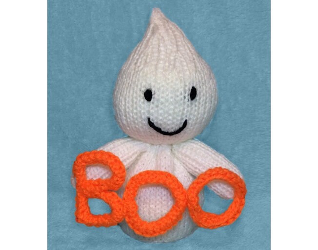 KNITTING PATTERN - Boo the Ghost chocolate orange cover / 17 cms Halloween toy