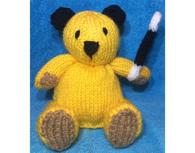 KNITTING PATTERN - Sooty inspired chocolate orange cover or 13 cms toy