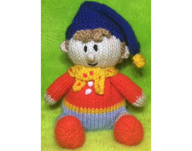 KNITTING PATTERN - Noddy inspired chocolate orange cover or 15cms toy