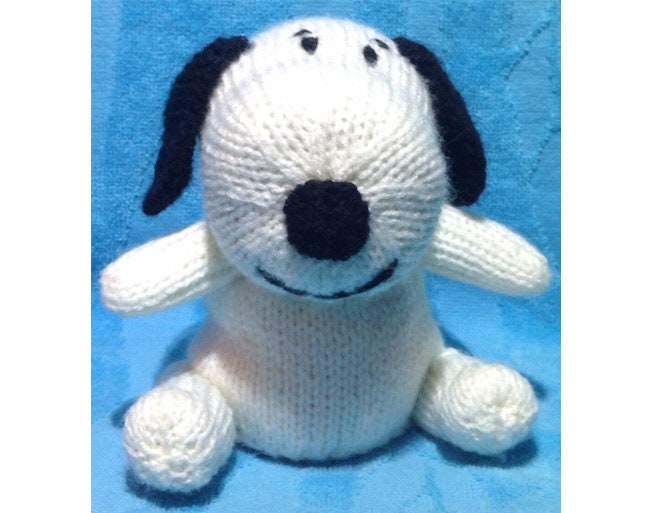 KNITTING PATTERN - Snoopy orange cover or 14 cms toy