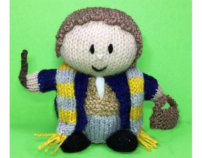 KNITTING PATTERN - Newt Scamander orange cover or 14 cms toy