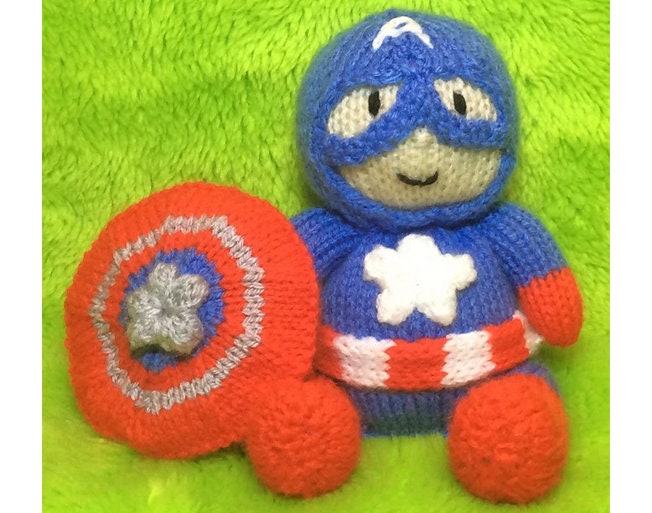 KNITTING PATTERN - Captain America choc orange cover / 14 cms toy