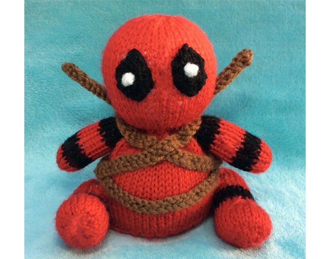 KNITTING PATTERN - Deadpool choc orange cover / 13 cms toy