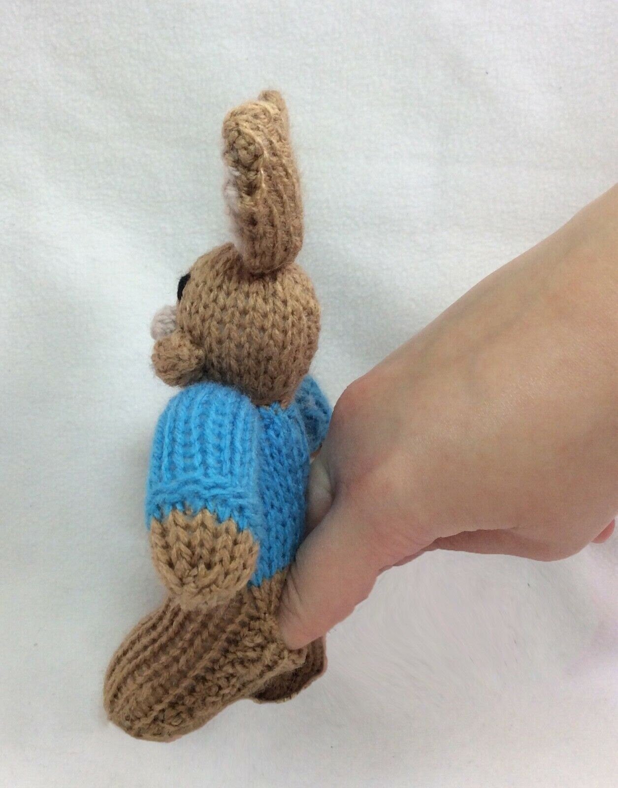 KNITTING PATTERN - Peter Rabbit inspired finger Puppet 14 cms Bunny Easter toy