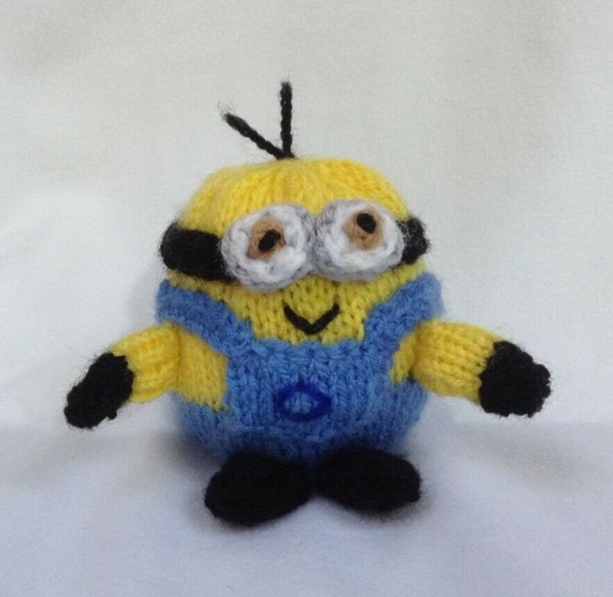 KNITTING PATTERN - Minion inspired chocolate orange cover / 9 cms toy