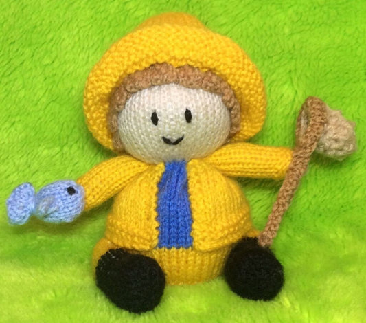 KNITTING PATTERN - Fisherman inspired choc orange cover / 17 cms toy