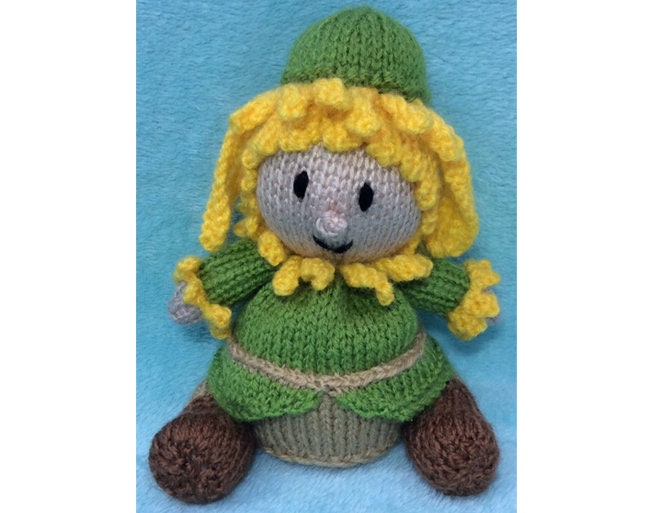 KNITTING PATTERN - Scarecrow chocolate orange cover / 17 cms toy