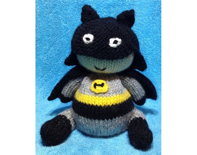 KNITTING PATTERN - Batman choc orange cover / 15 cms toy